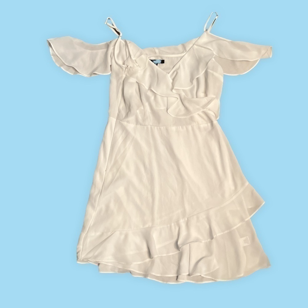 White dress. Medium. NWT